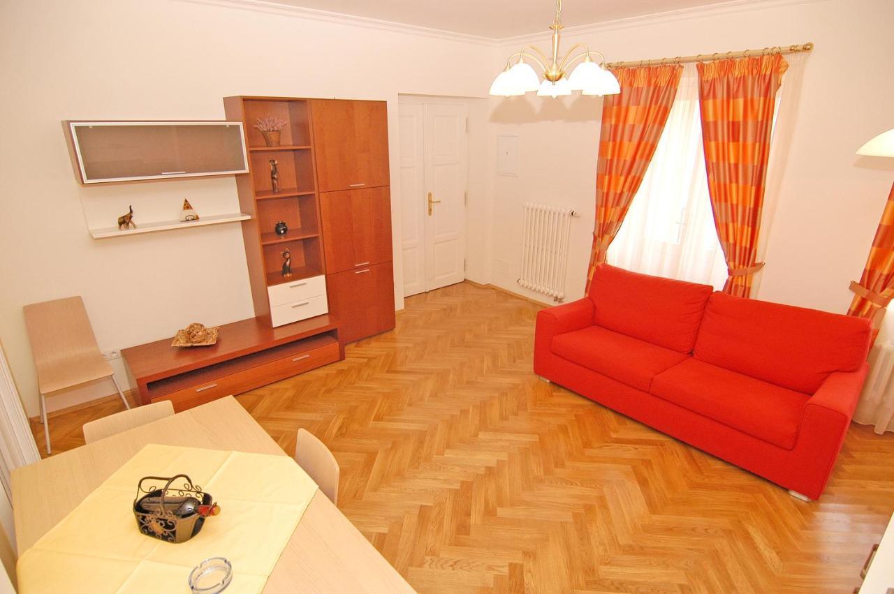 Residence La Familia Prague Exterior photo